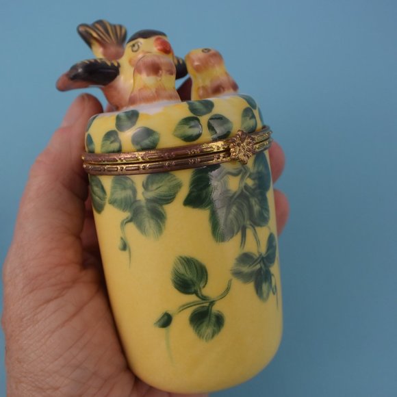 2 Bombay Hinged Candle Holders Trinket Boxes Blue Iris & Bird w Babies LIKE NEW! - Picture 14 of 15